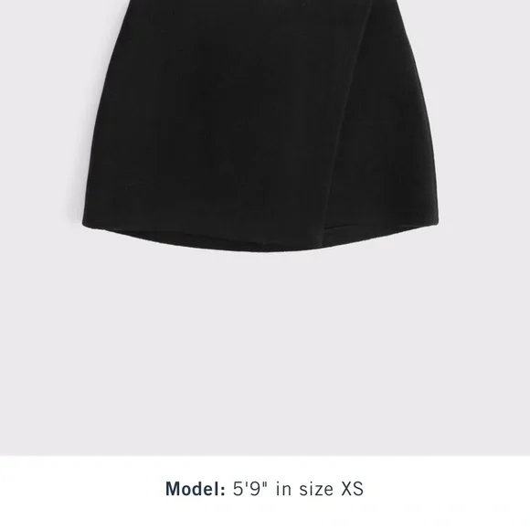 Abercrombie & Fitch Green Menswear Wrap Front Asymmetrical Wrap Mini Skort - Picture 3 of 6